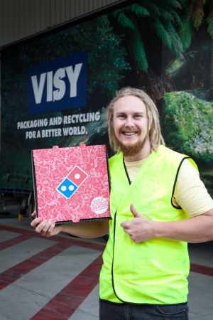 Facebook fan boxes pizza with style